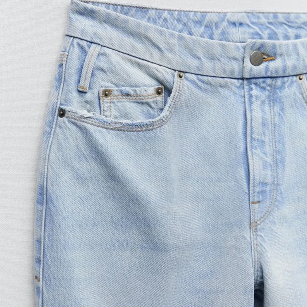 ZARA Good American '90s Relaxed Jeans BNWT - Picture 2 of 5